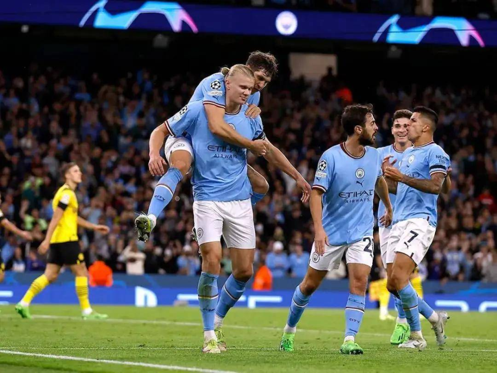 九游体育APP-包含曼城清晨刷新队史纪录，志在社区盾名次提升，赛场秩序良好，年轻球员得到机会的词条