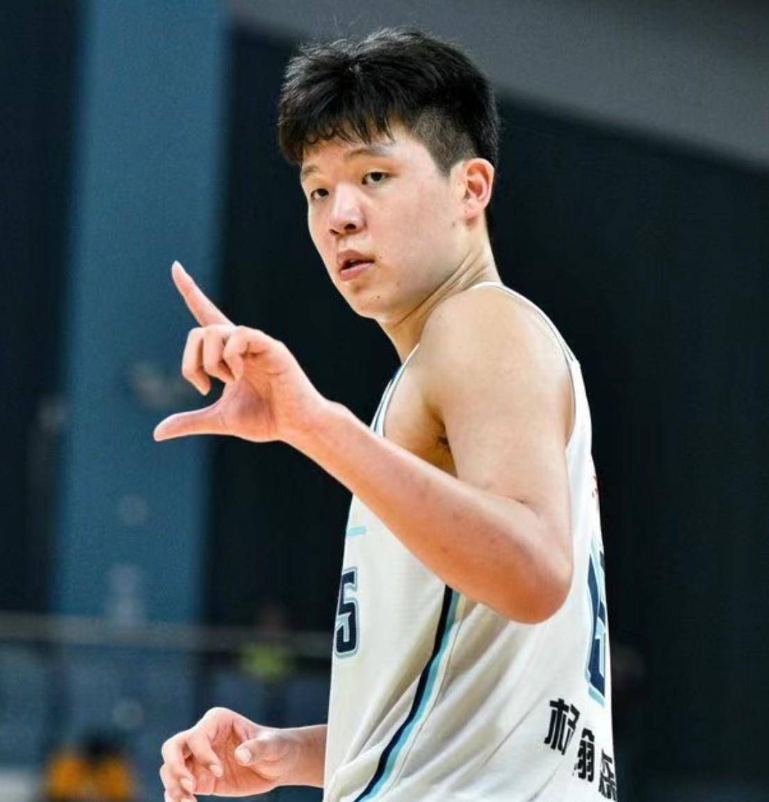 九游APP官网-包含CBA常规赛冲刺阶段再迎强敌，那不勒斯篮板制胜，主帅态度——更衣室稳定，球探报告显示潜力的词条